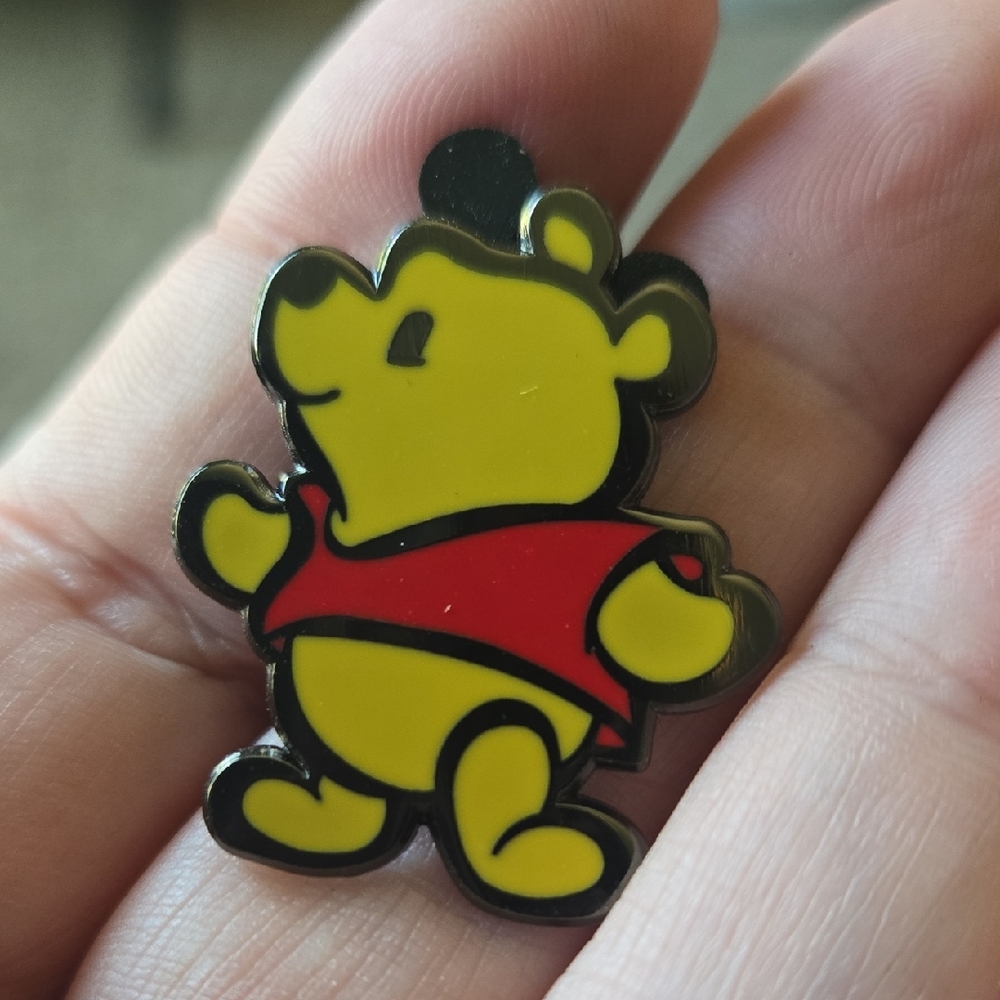 Disney Mystery Cutie Pooh Pin